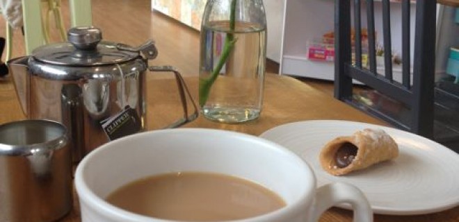 Alan Titchmarsh Biscuit Dunking Etiquette